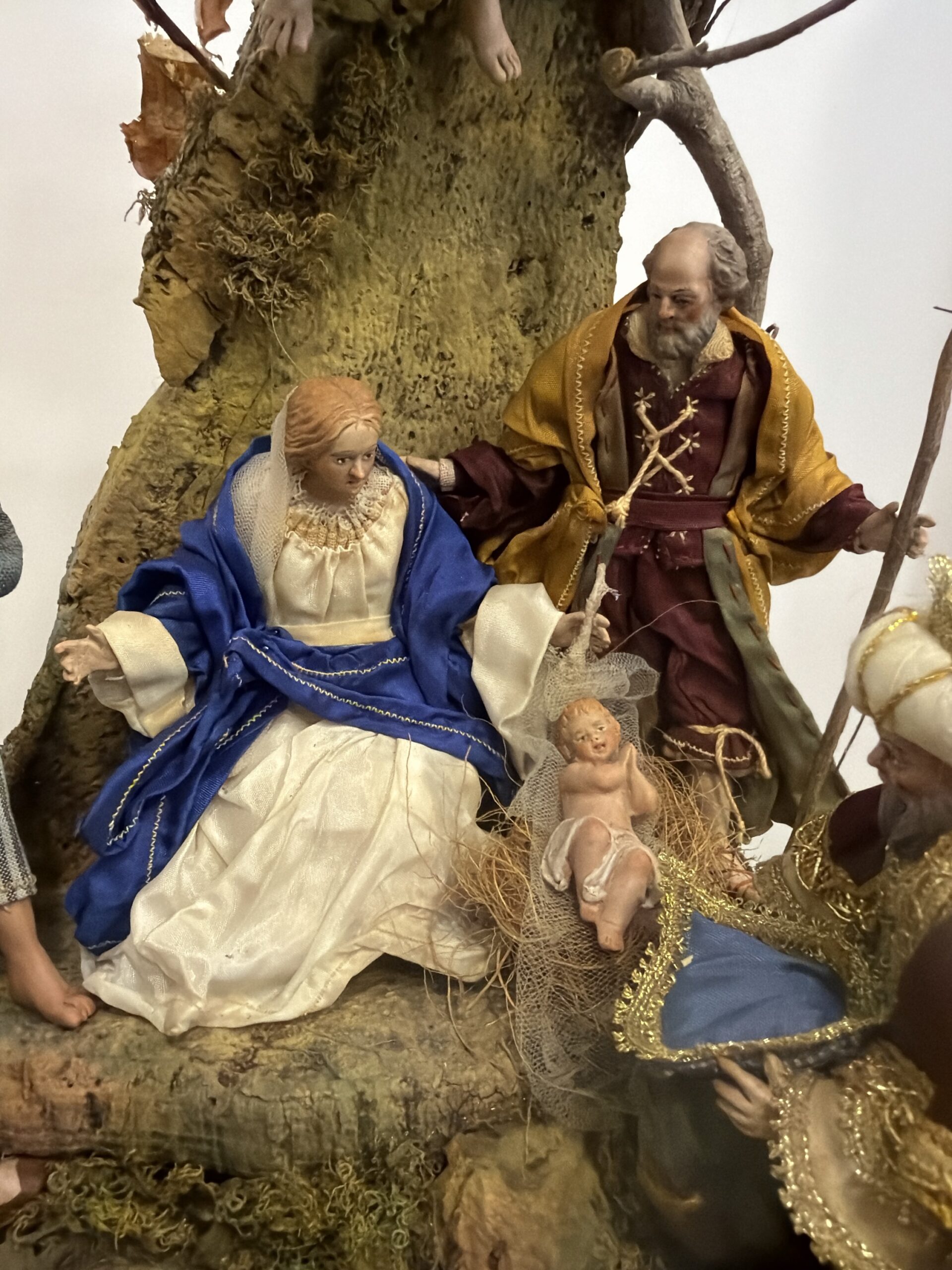 Natività 15 cm e Pastori in campana di vetro 30x45 - immagine 3