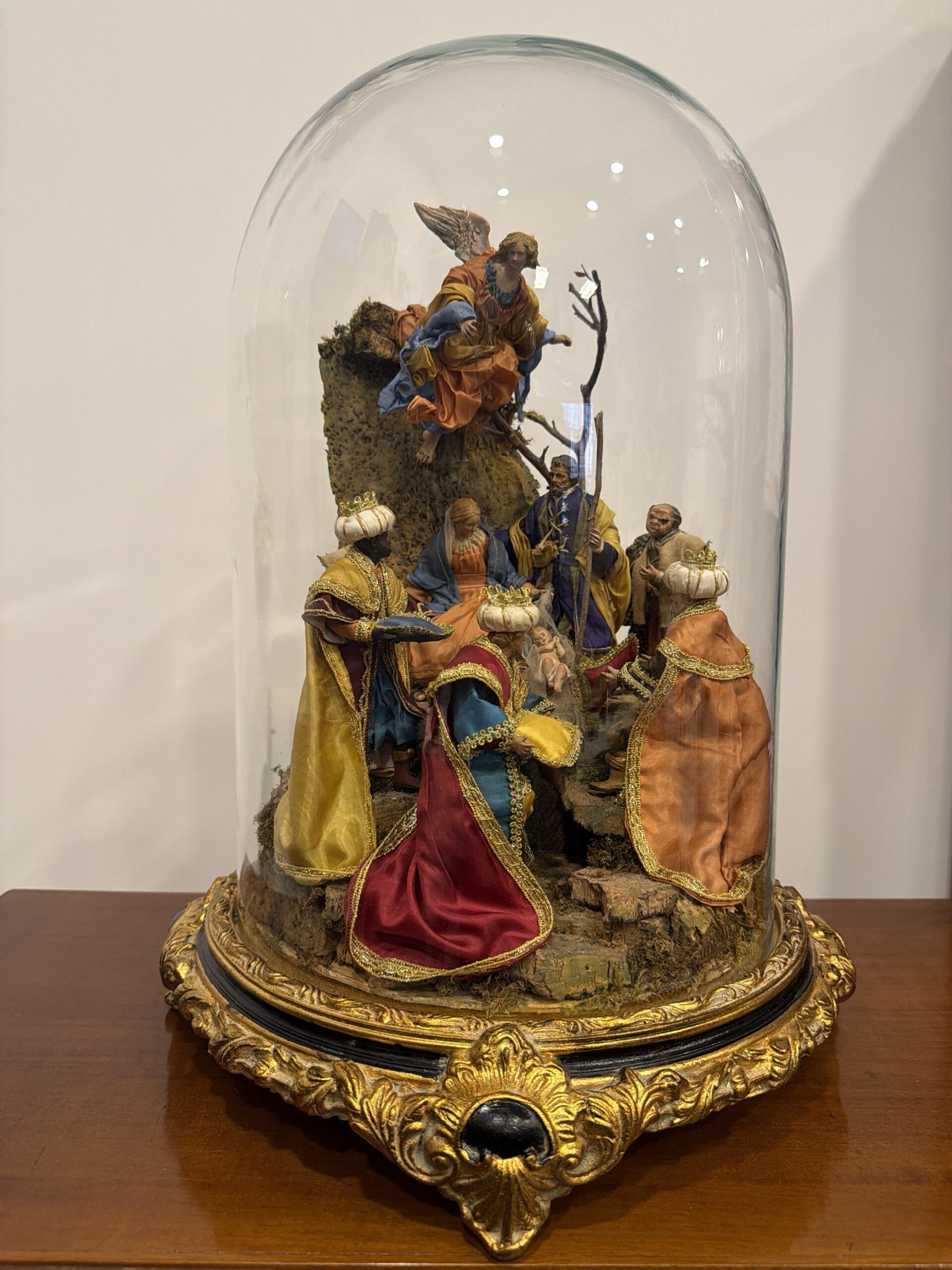 Natività 15 cm e Pastori in campana di vetro 30x45 - immagine 2