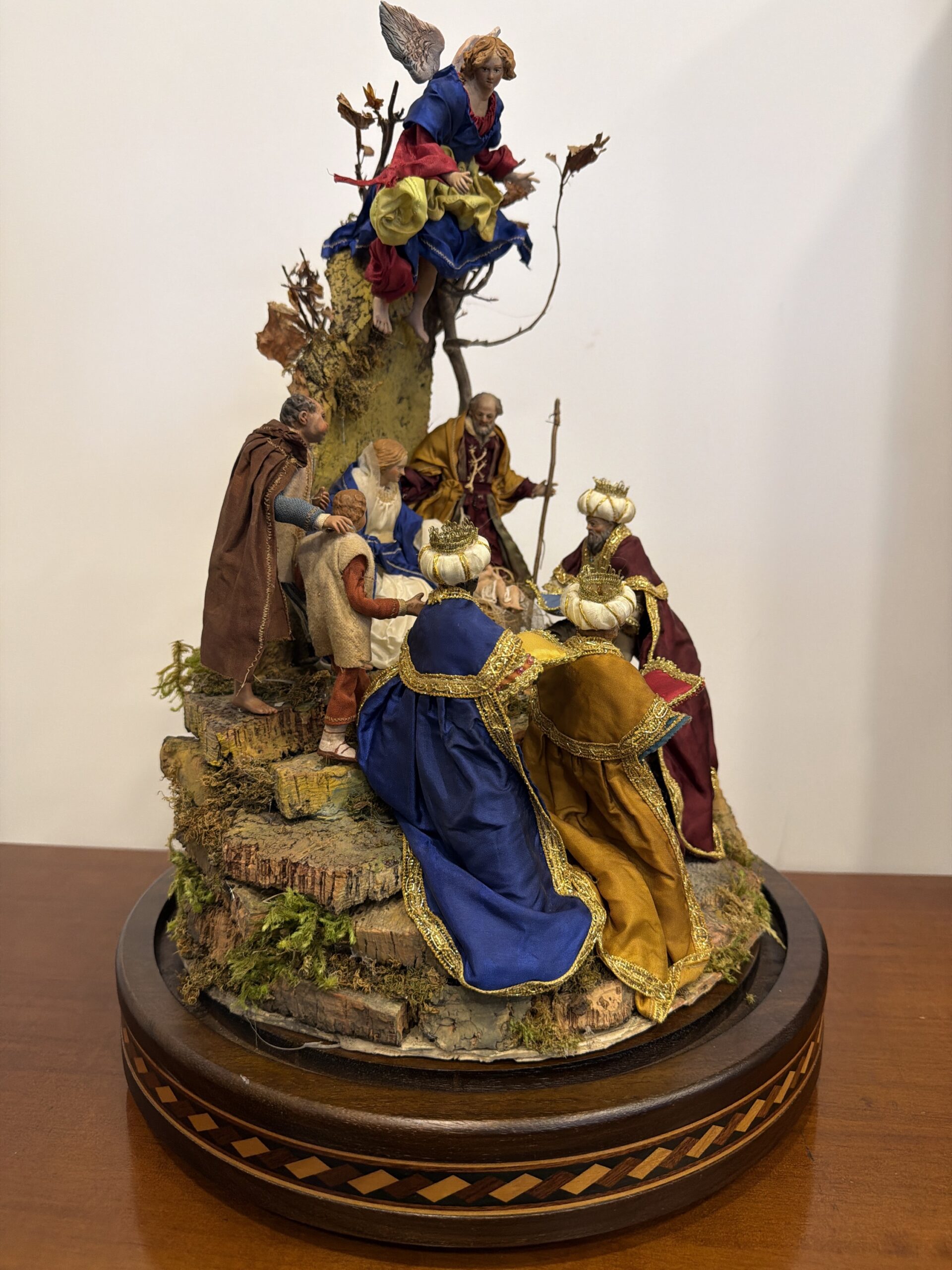 Natività 15 cm e Pastori in campana di vetro 30x45 - immagine 6