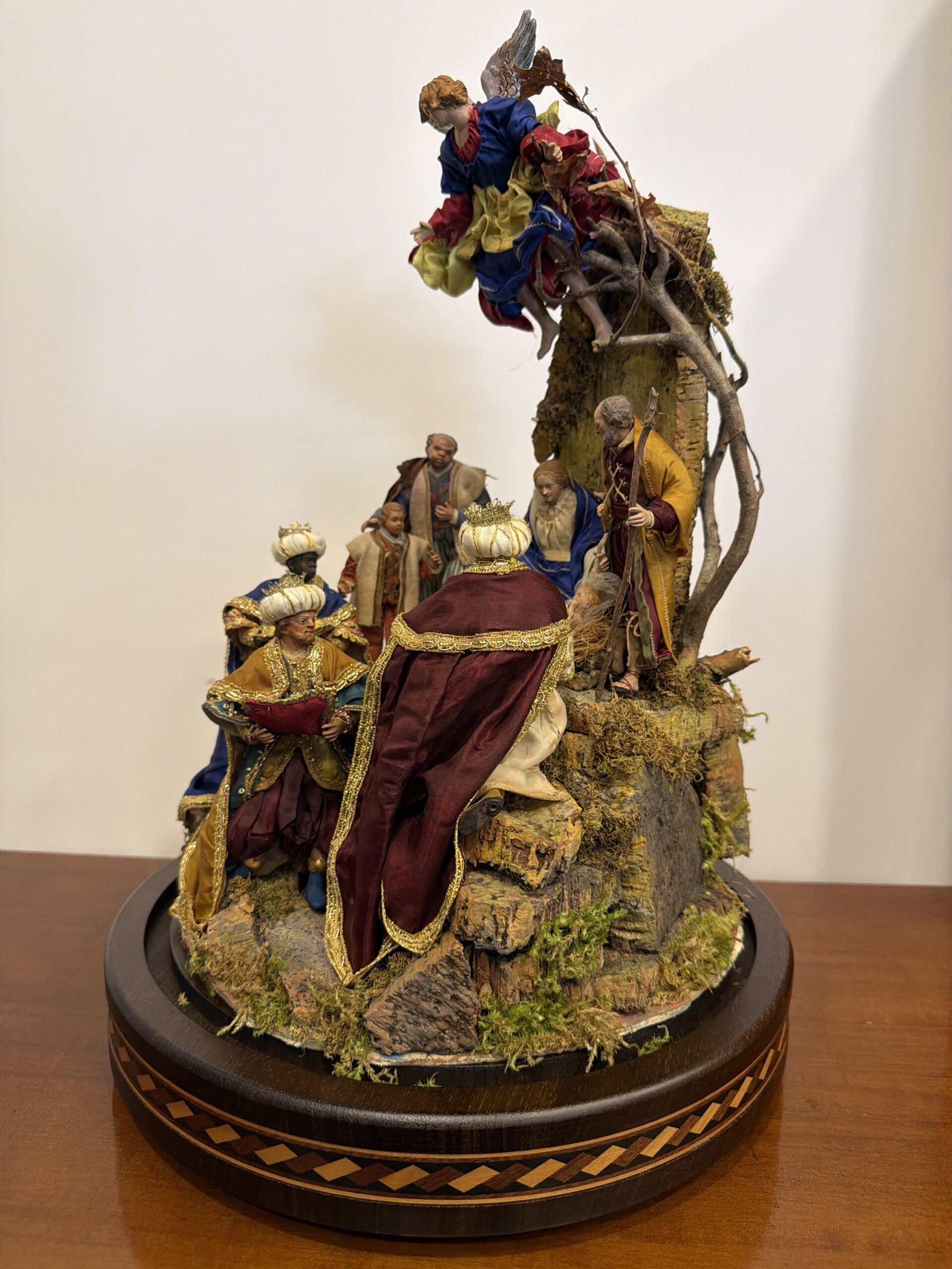 Natività 15 cm e Pastori in campana di vetro 30x45 - immagine 5
