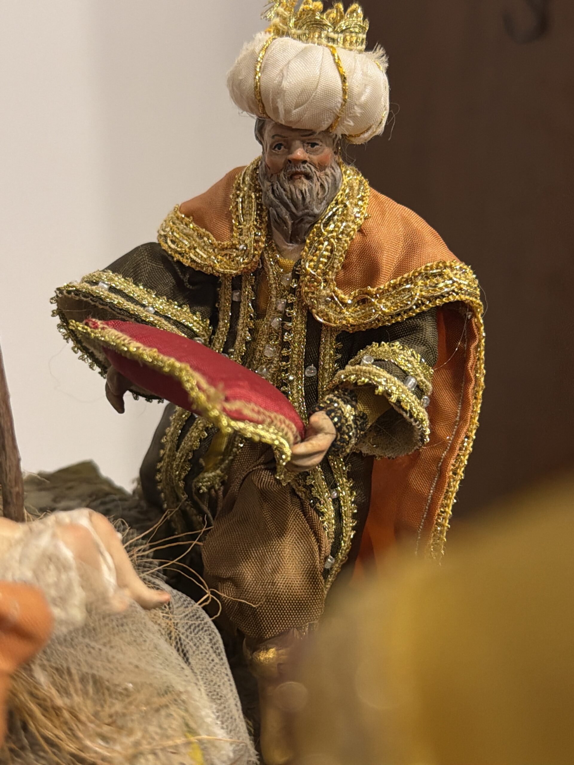 Natività 15 cm e Pastori in campana di vetro 30x45 - immagine 6