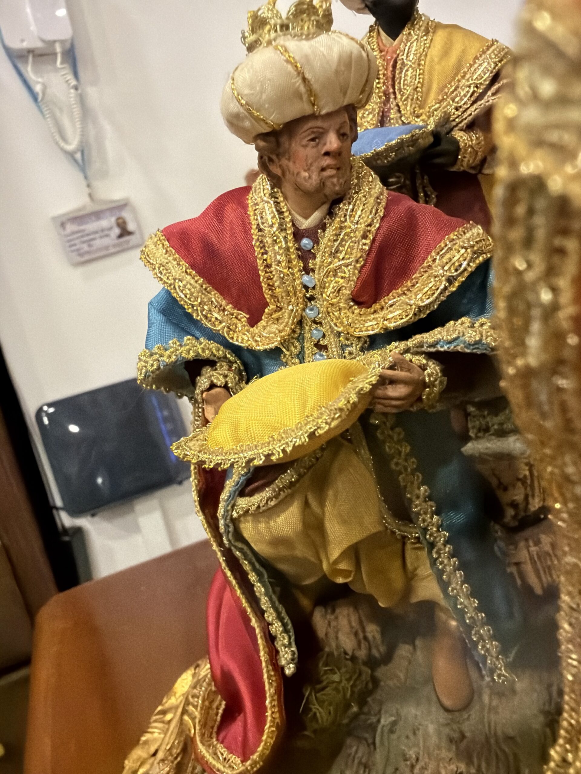 Natività 15 cm e Pastori in campana di vetro 30x45 - immagine 8