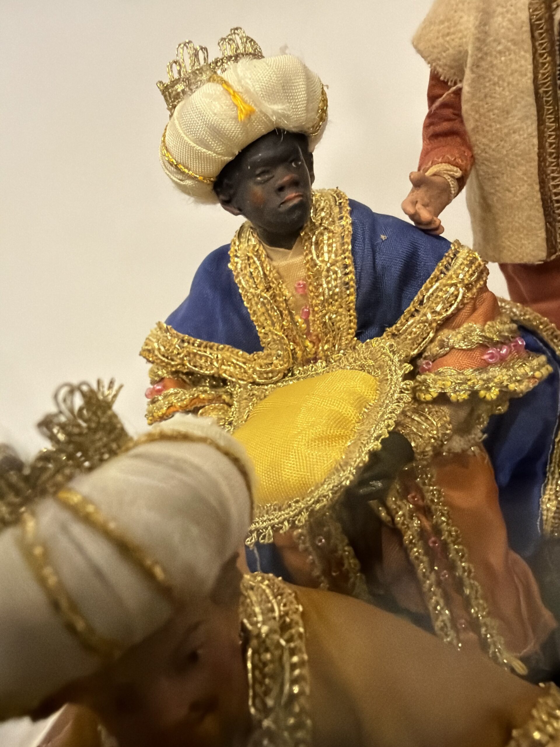 Natività 15 cm e Pastori in campana di vetro 30x45 - immagine 10